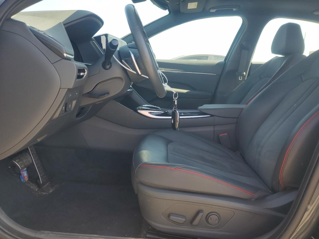 2022 Hyundai Sonata - Image 7