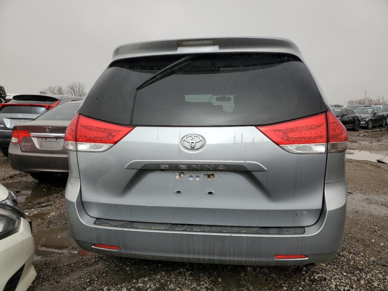 2013 Toyota Sienna - Image 6