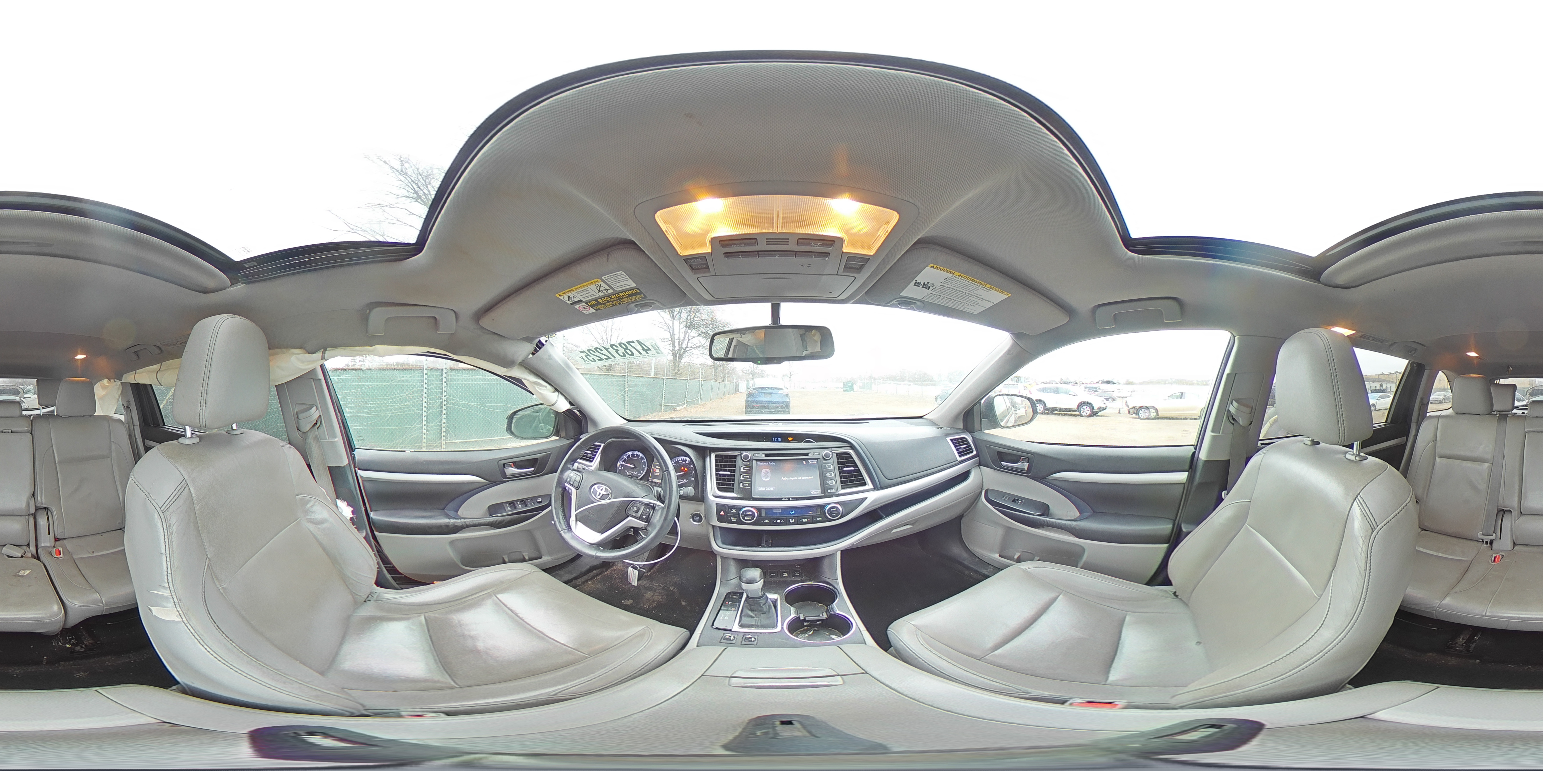 2015 Toyota Highlander - Image 14