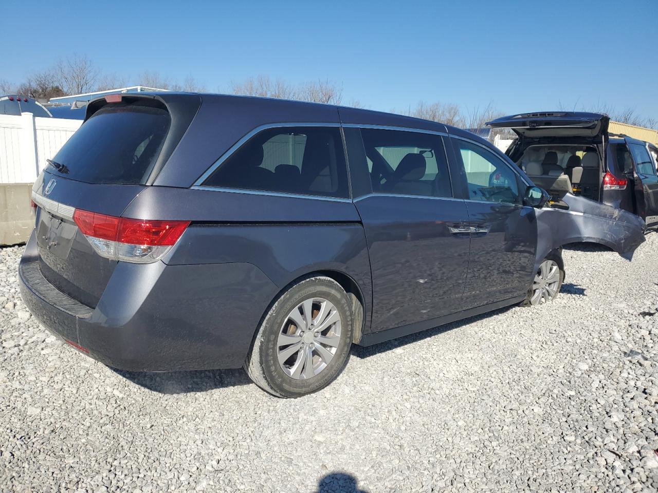 2016 Honda Odyssey - Image 3