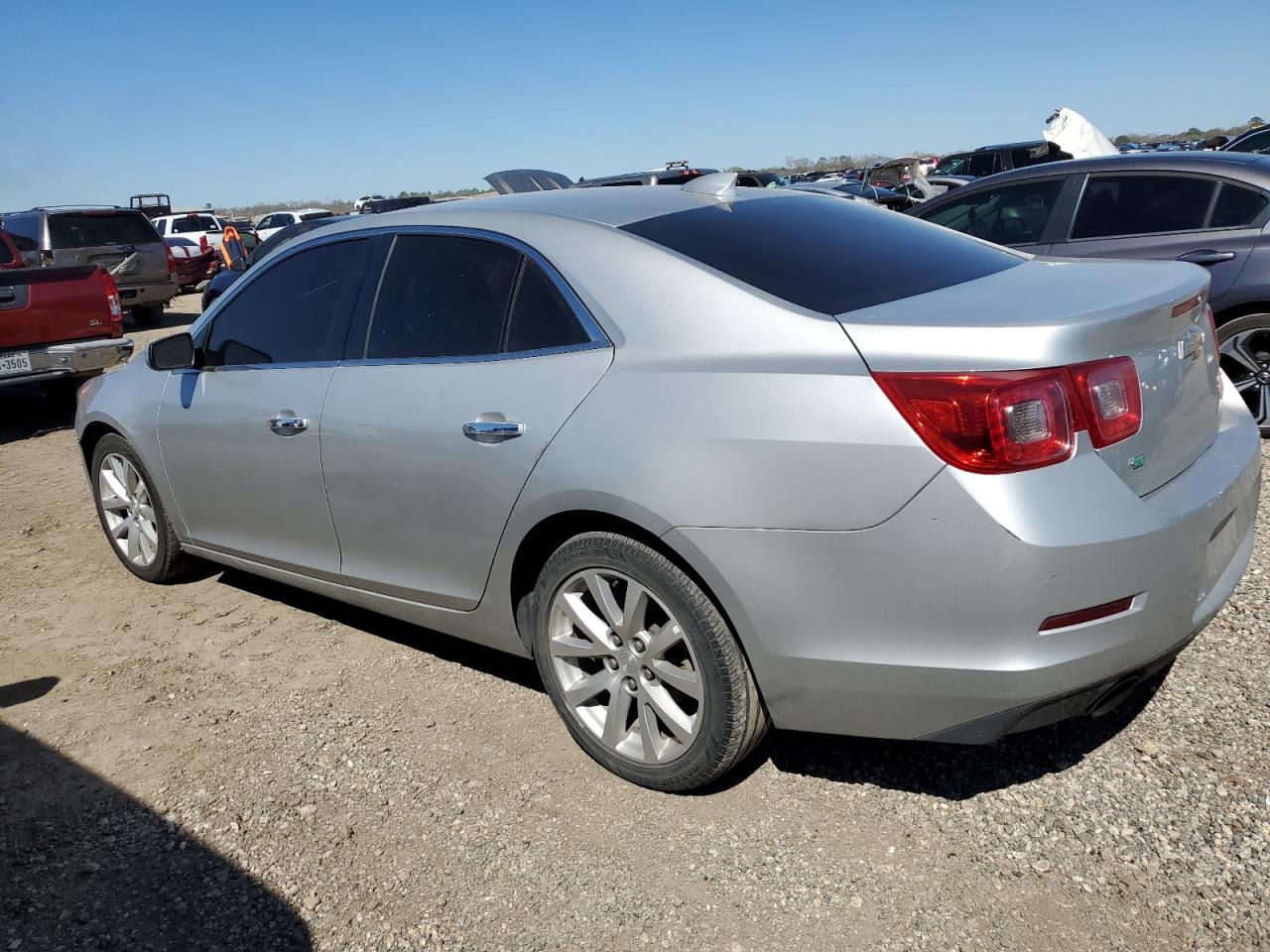 2016 Chevrolet Malibu - Image 2