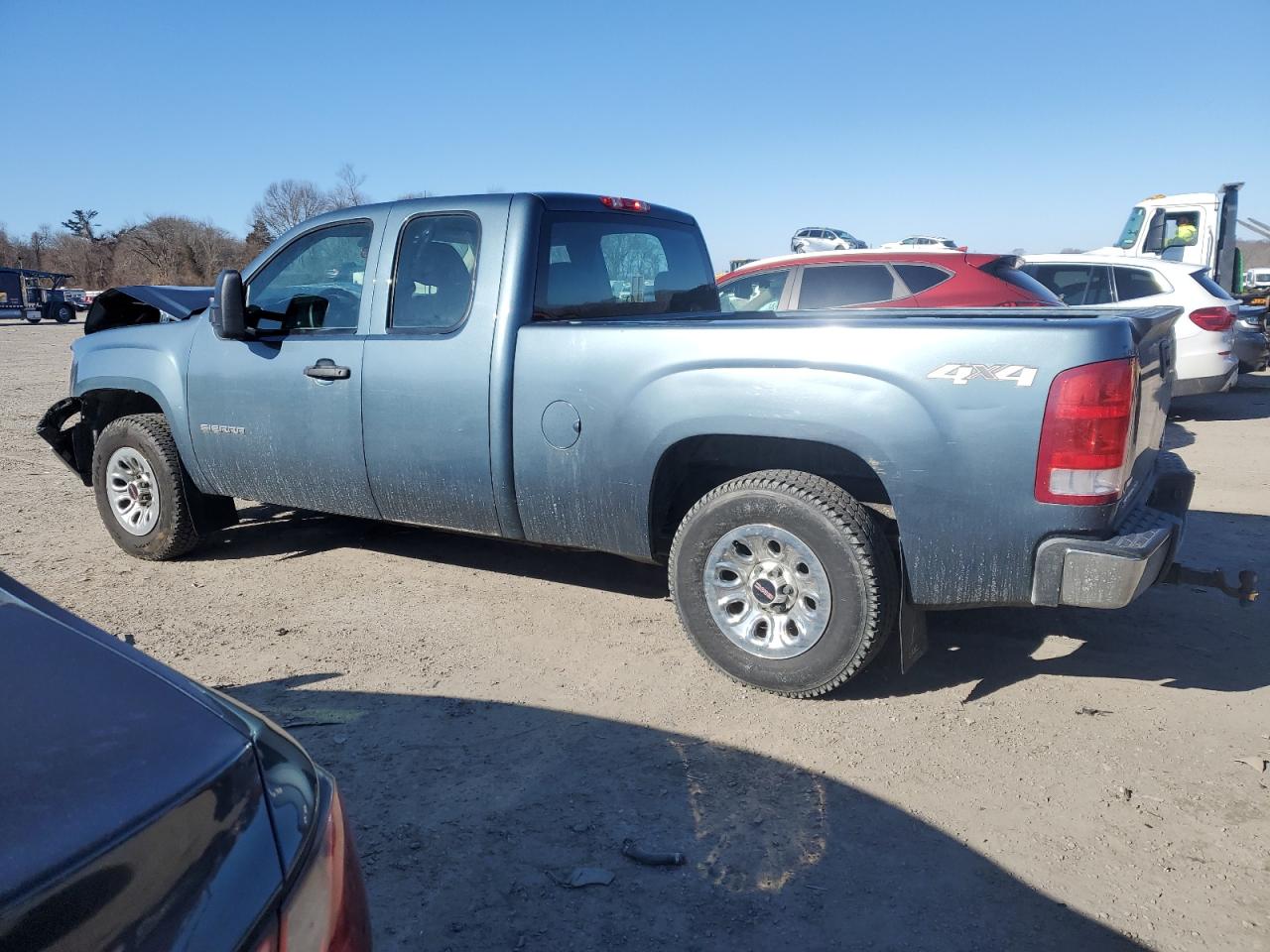 2011 GMC Sierra - Image 2