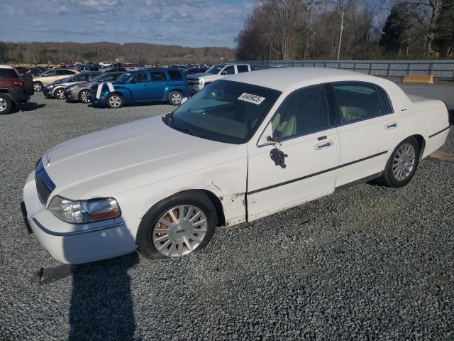 2004 Lincoln Town Car Executive