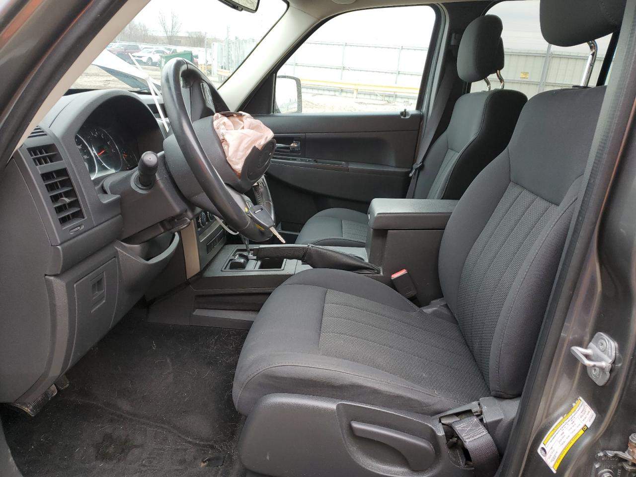 2012 Jeep Liberty (North America) - Image 7