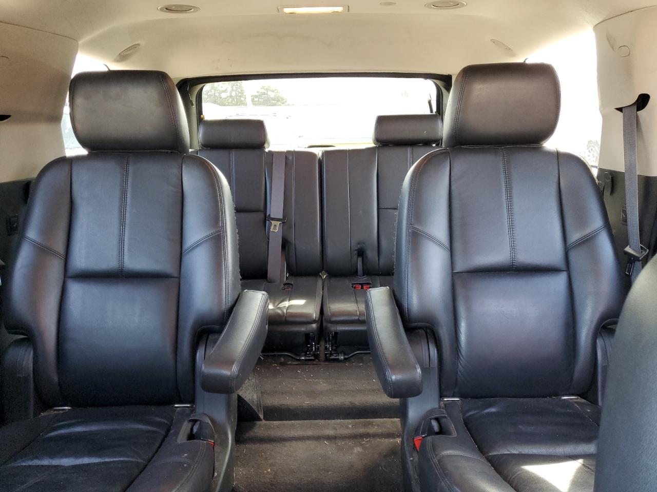2011 Chevrolet Tahoe - Image 10
