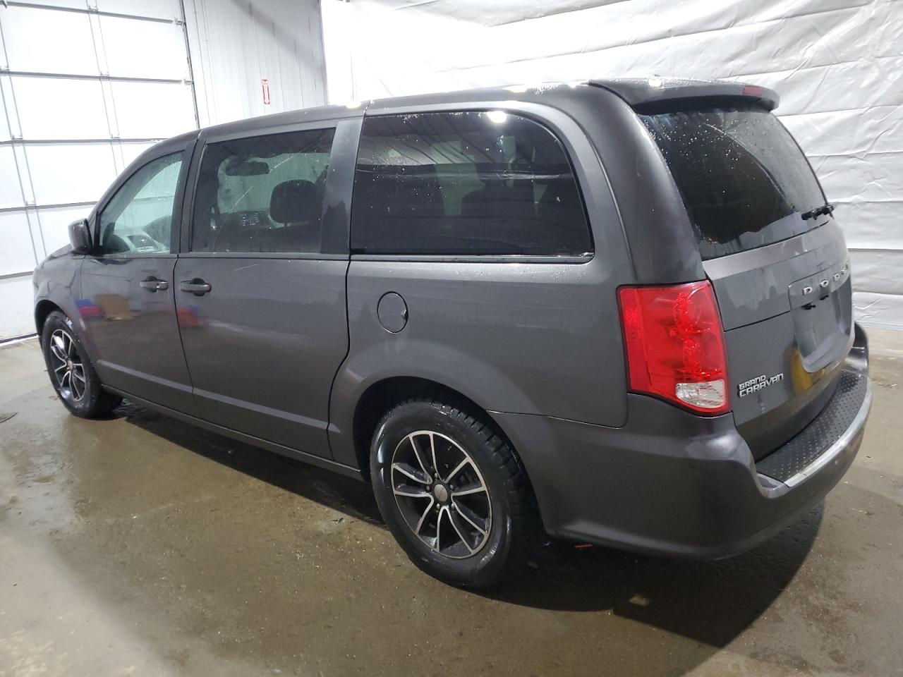 2019 Dodge Caravan - Image 2