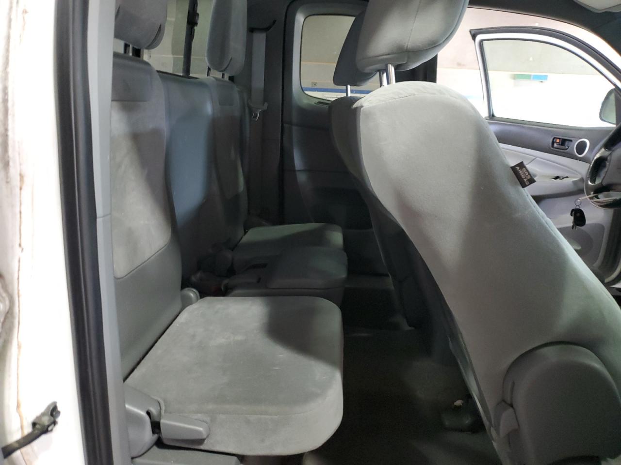 2010 Toyota Tacoma - Image 11