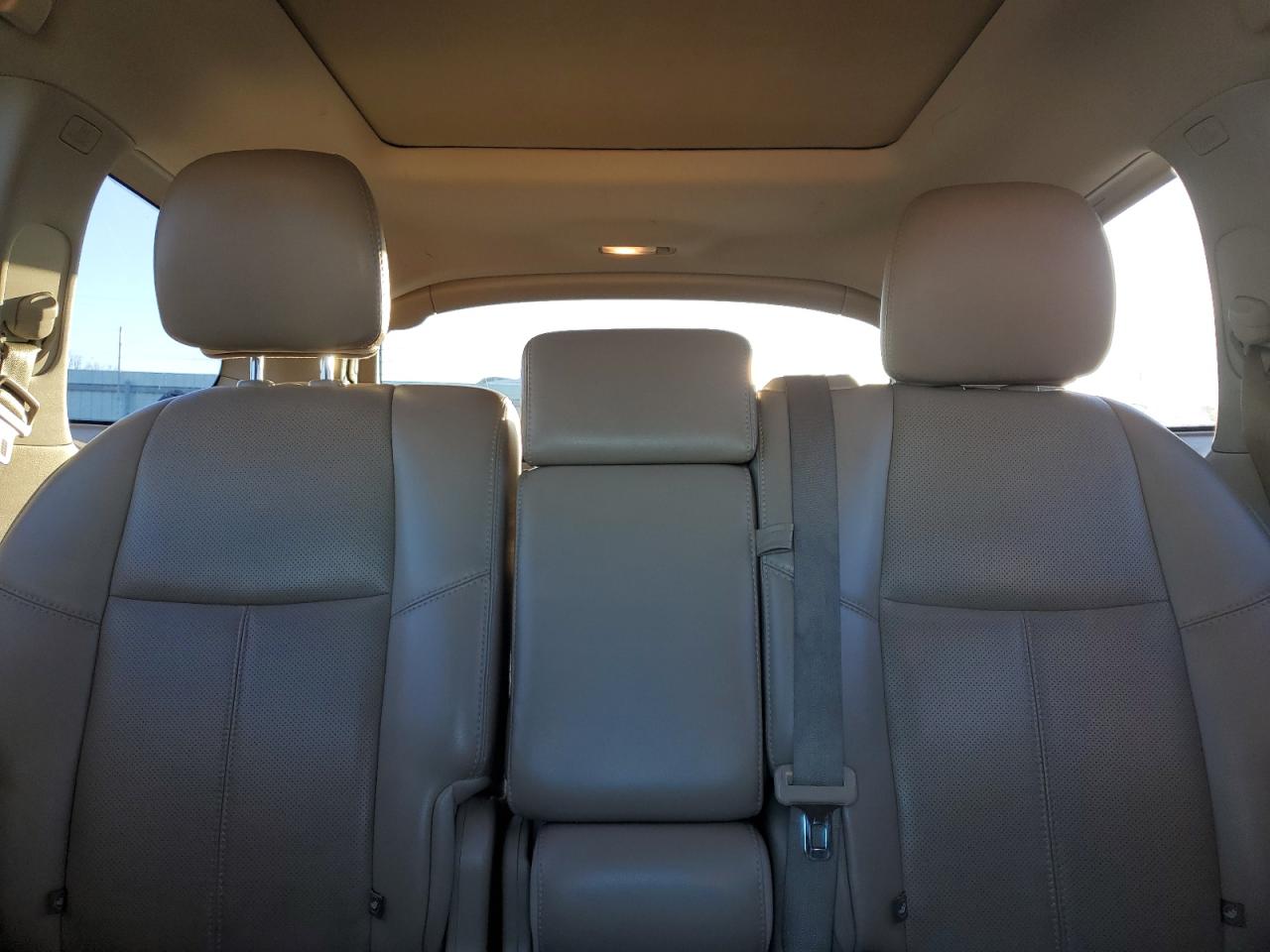 2015 Nissan Pathfinder - Image 10