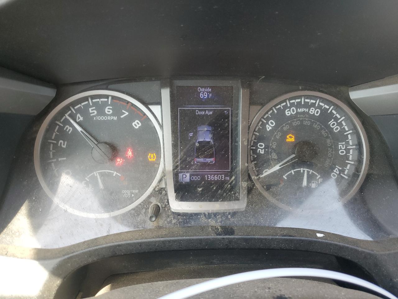 2019 Toyota Tacoma - Image 9