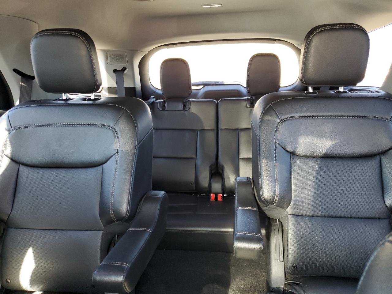 2023 Ford Explorer - Image 10