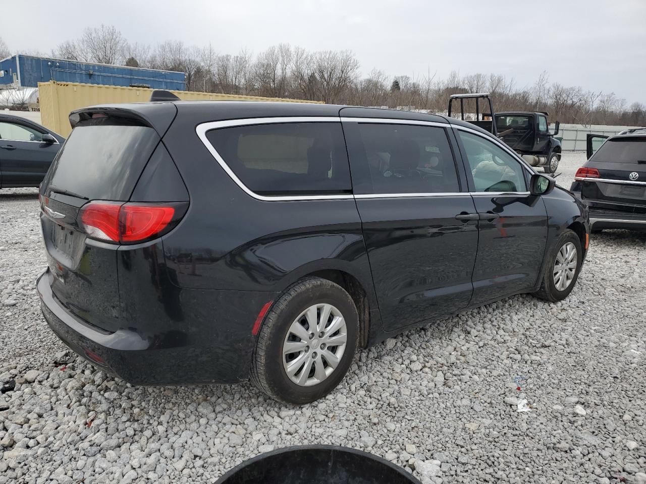 2018 Chrysler Pacifica - Image 3