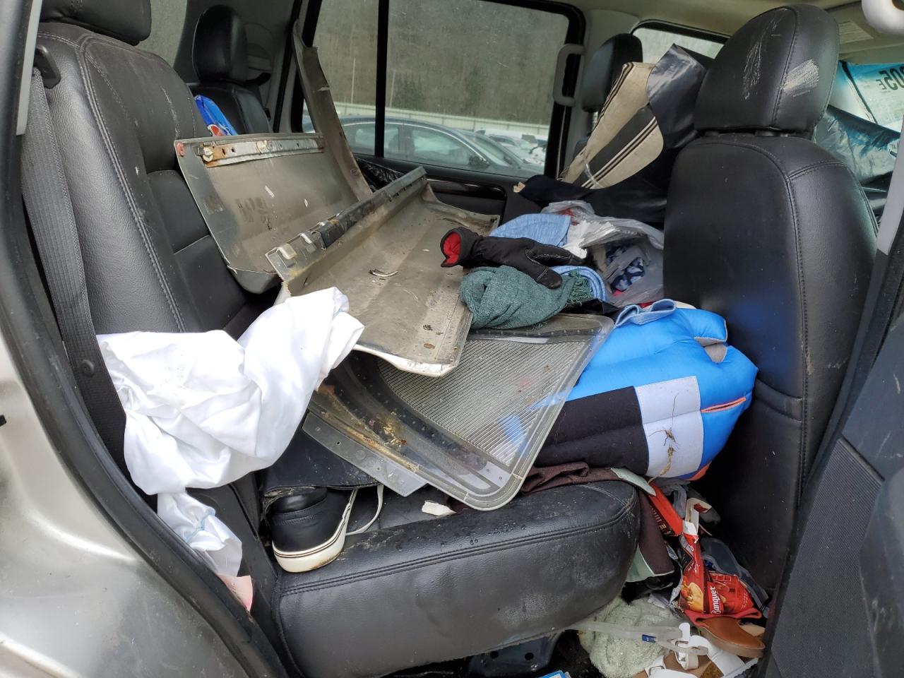 2005 Ford Explorer - Image 12