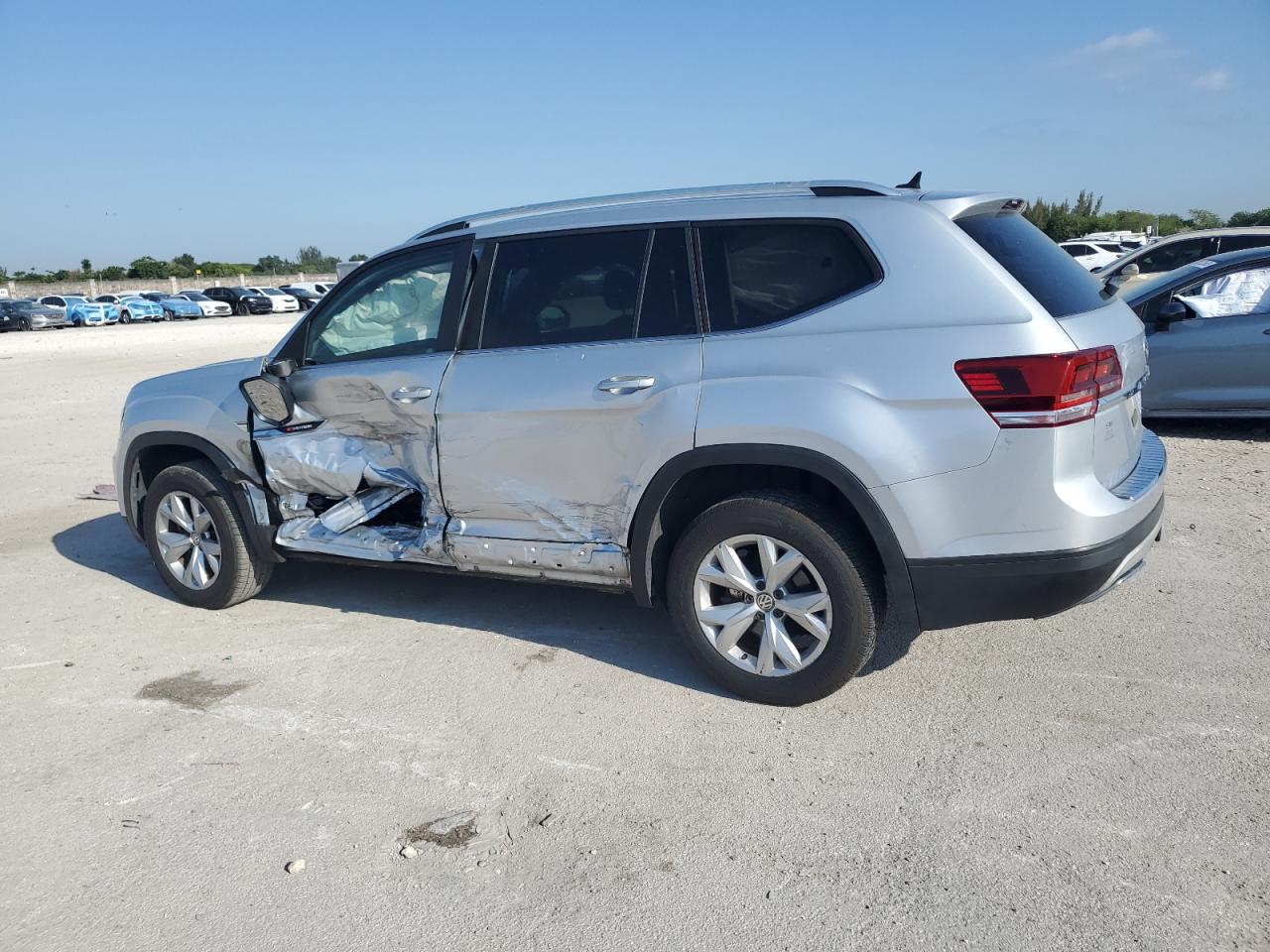 2018 Volkswagen Atlas - Image 2
