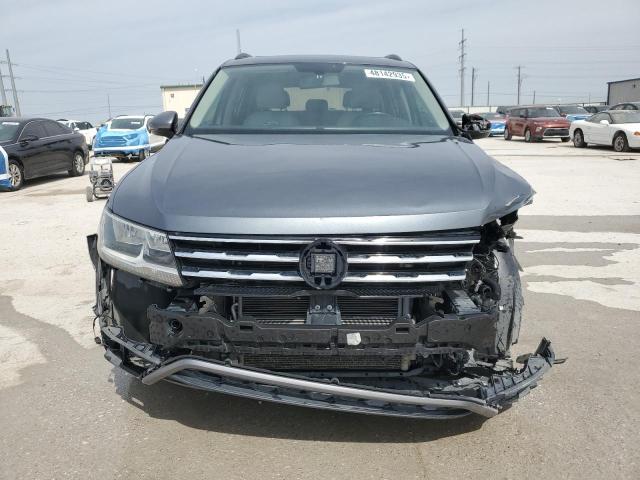  VOLKSWAGEN TIGUAN 2018 Серый