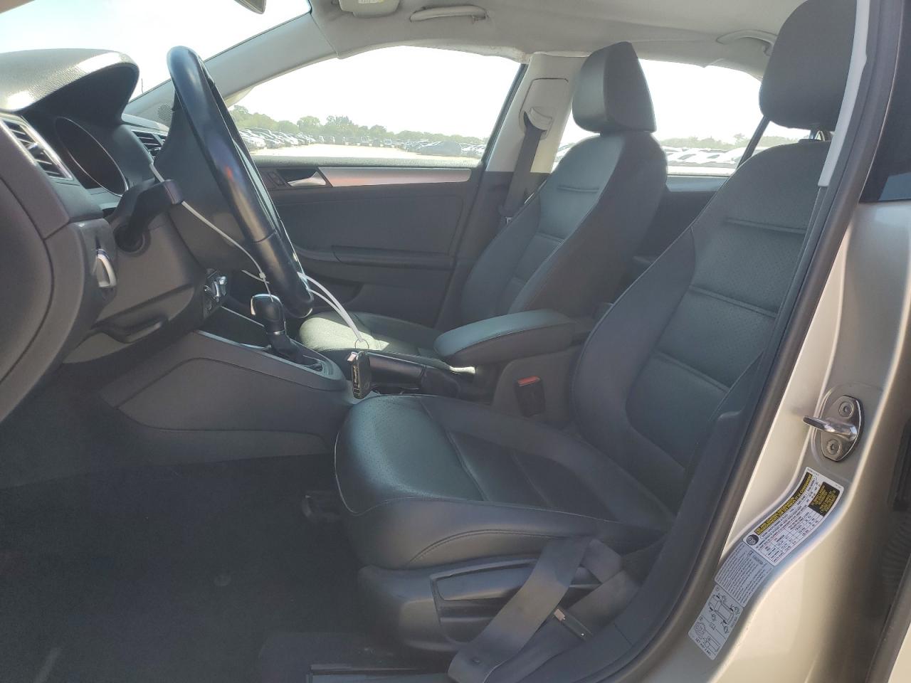 2015 Volkswagen Jetta - Image 7