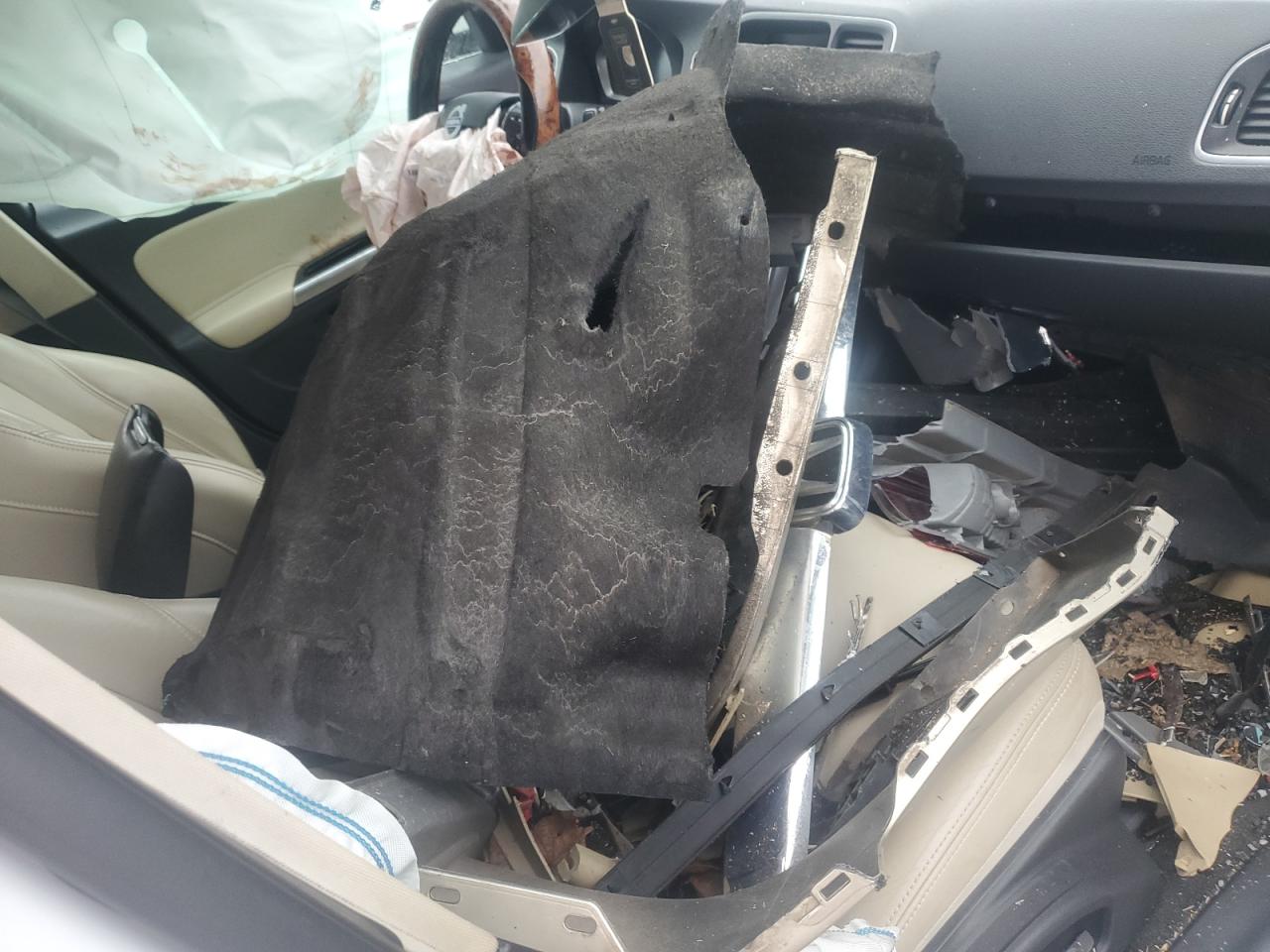 2017 Volvo S60 - Image 8