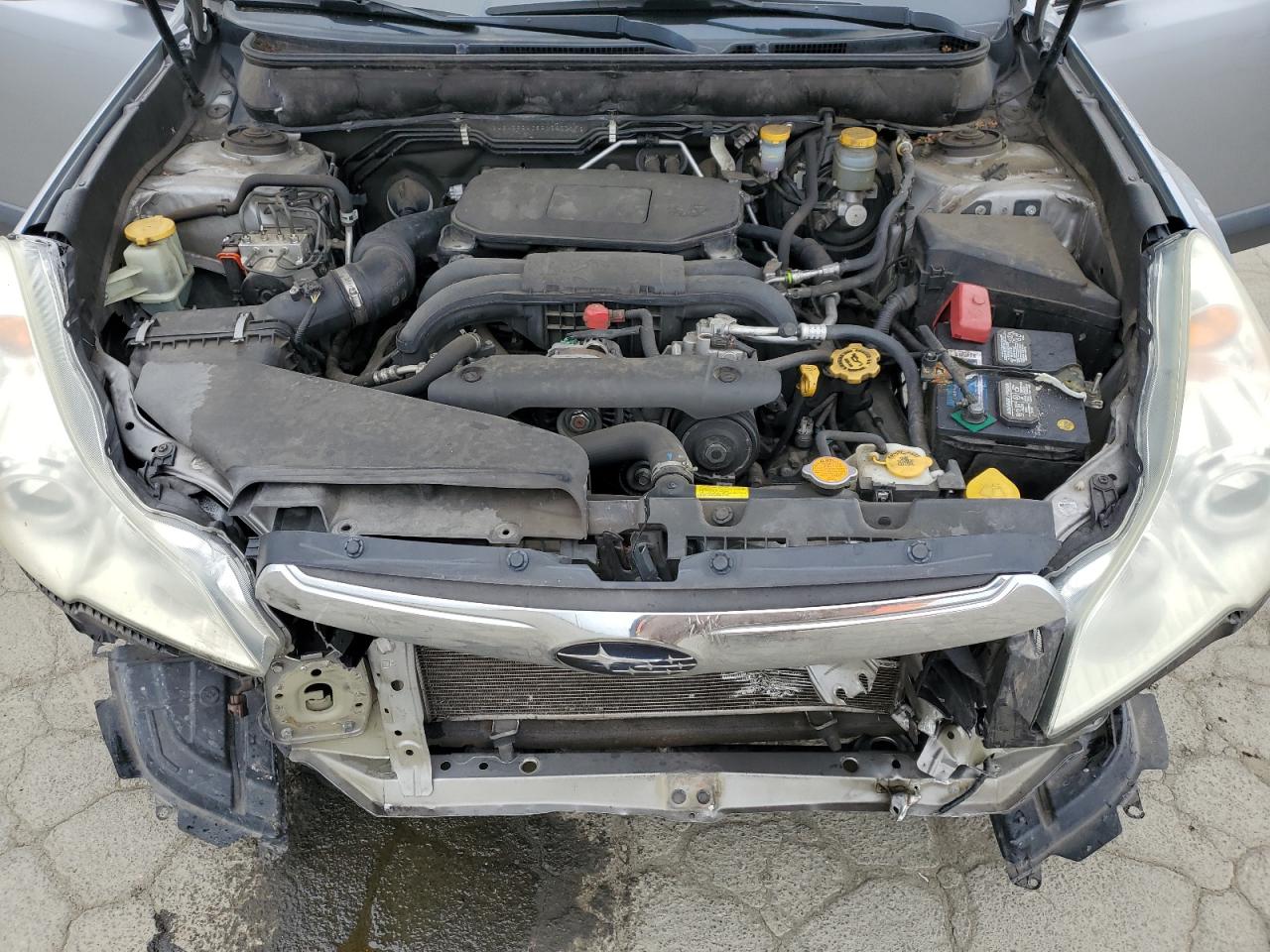 2011 Subaru Outback - Image 12