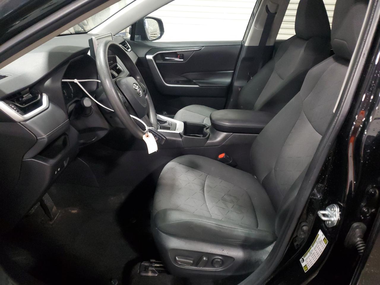 2024 Toyota RAV 4 - Image 7