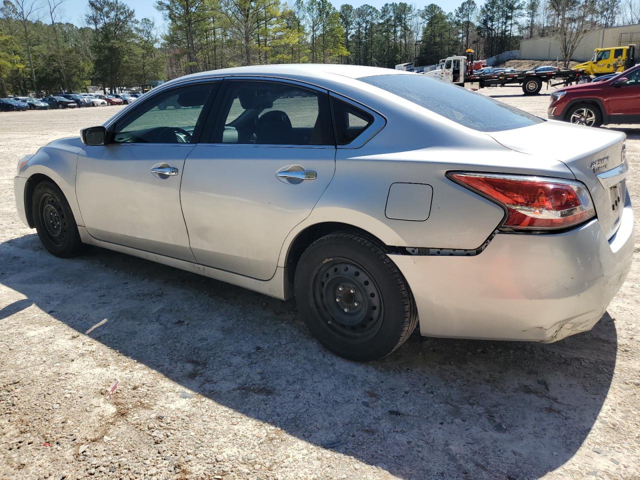 2015 Nissan Altima - Image 2