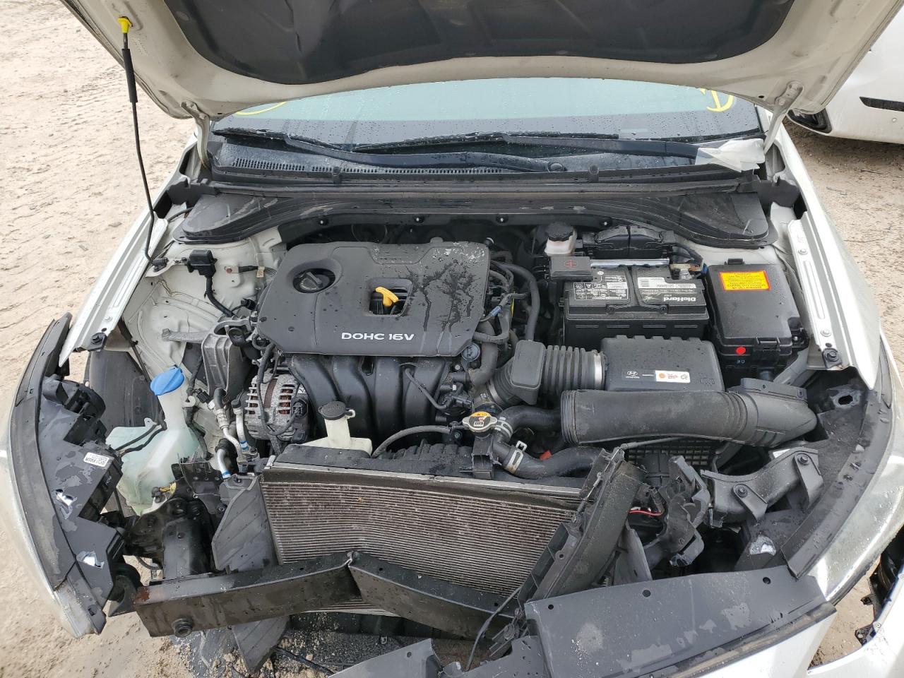 2017 Hyundai Elantra - Image 12