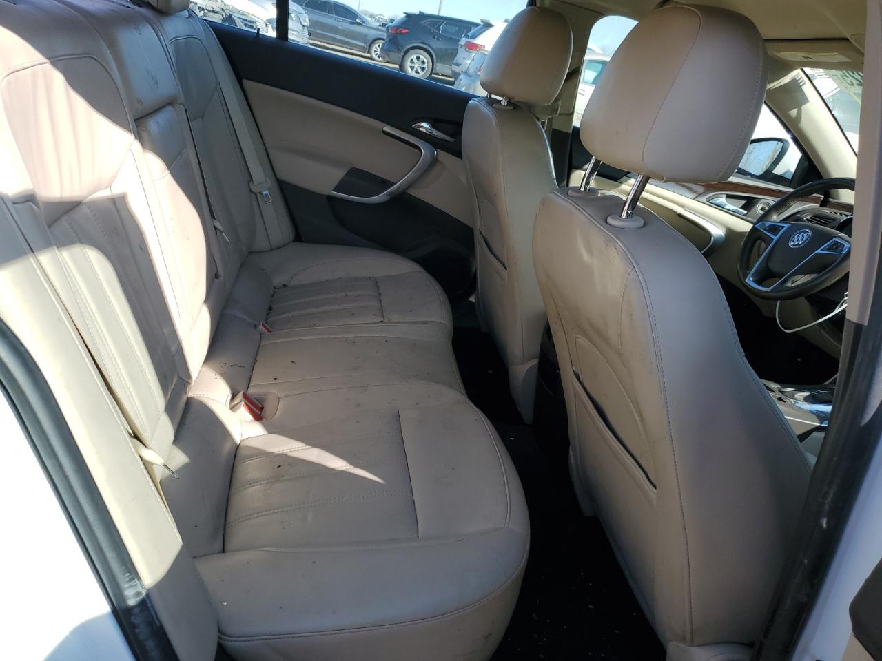 2011 Buick Regal - Image 10