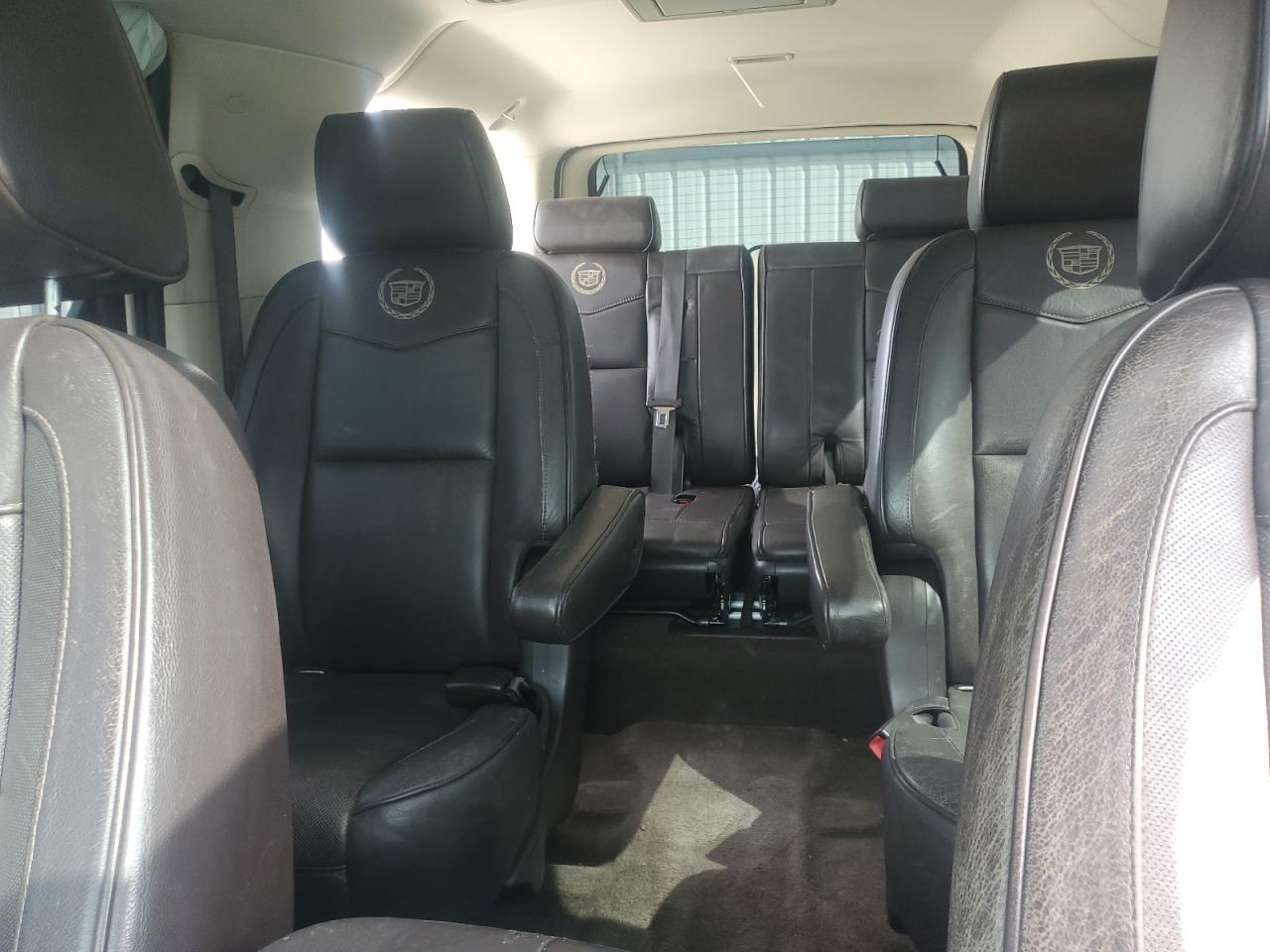 2012 Cadillac Escalade - Image 10