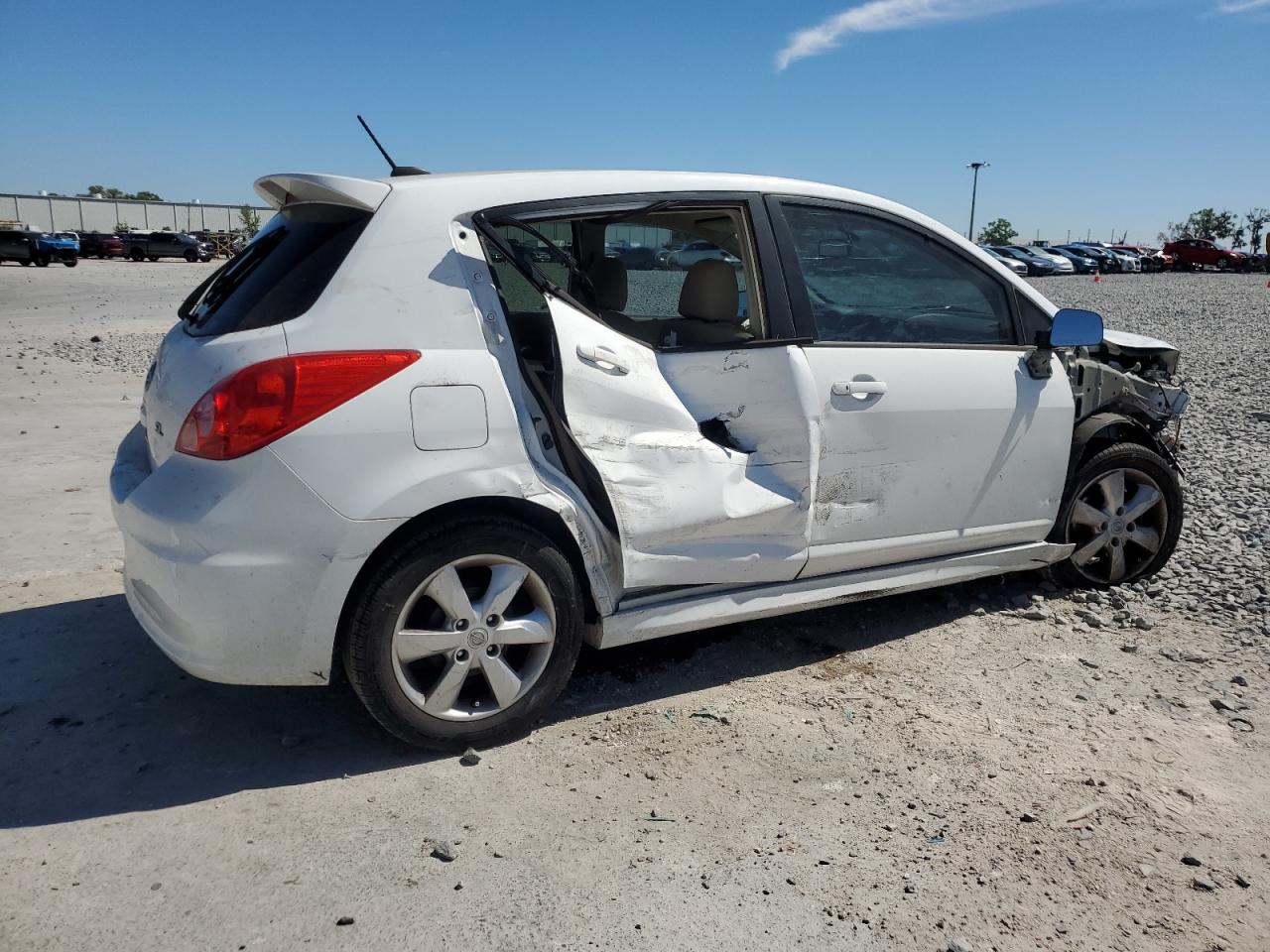 2012 Nissan Versa - Image 3