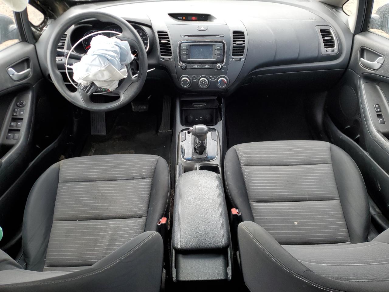 2017 Kia Forte - Image 8