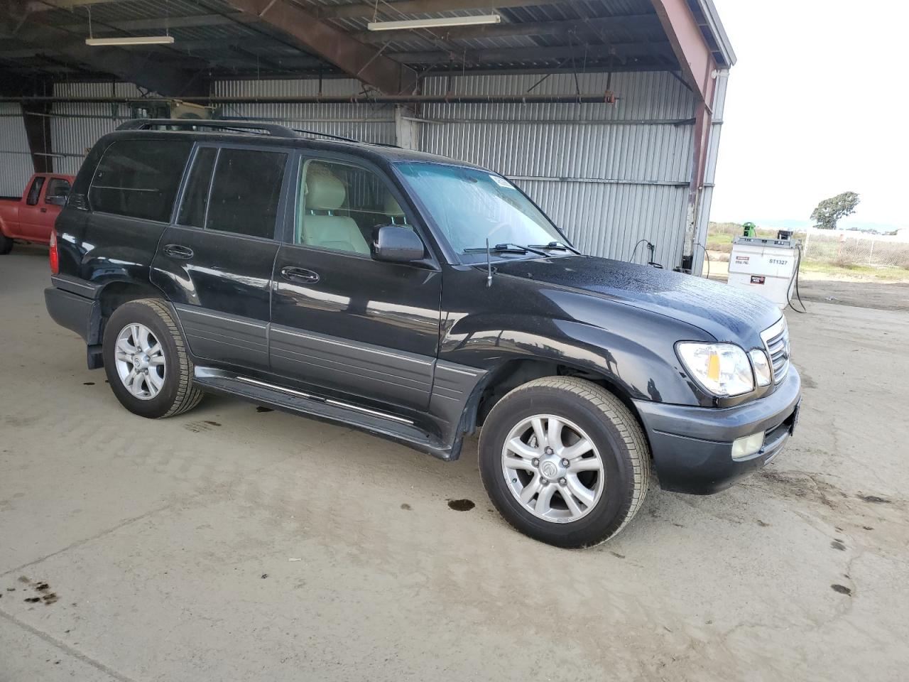 2004 Lexus LX - Image 4