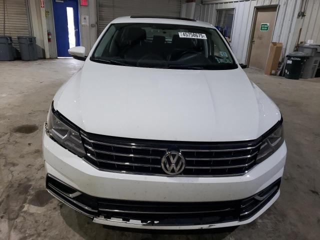  VOLKSWAGEN PASSAT 2019 White