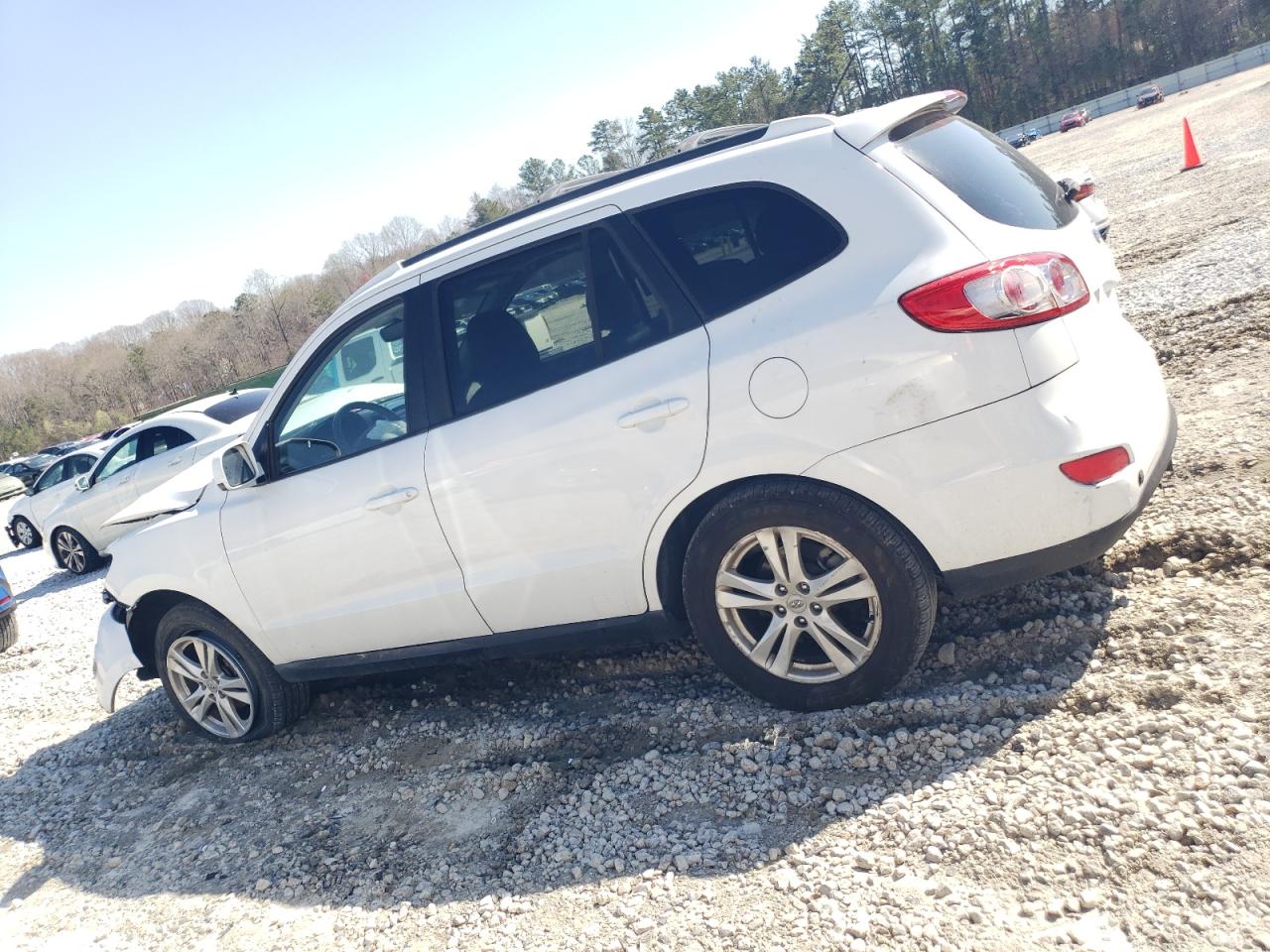 2010 Hyundai Santa Fe - Image 2