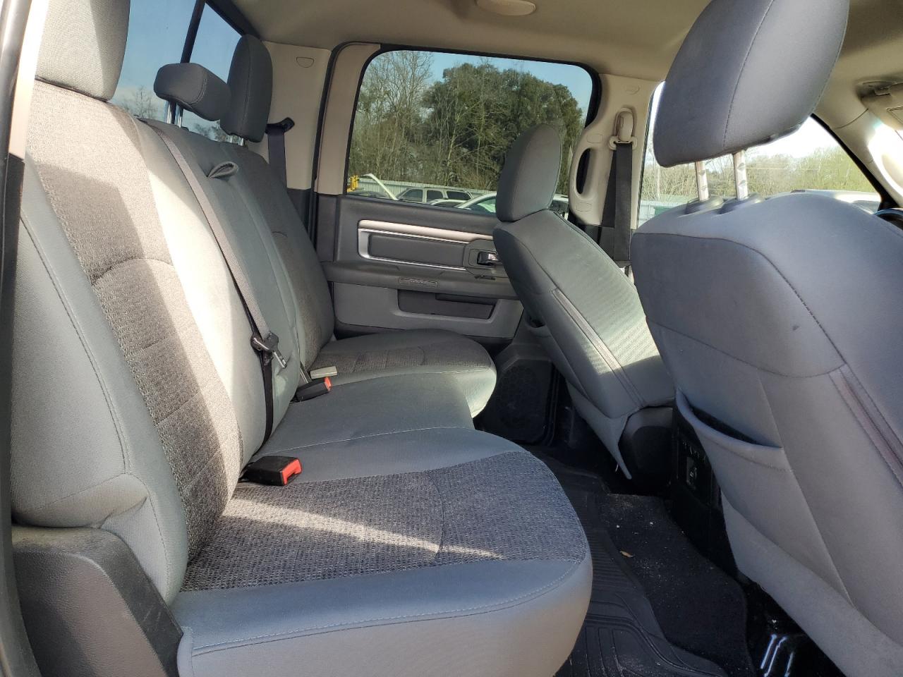 2016 RAM 1500 - Image 10