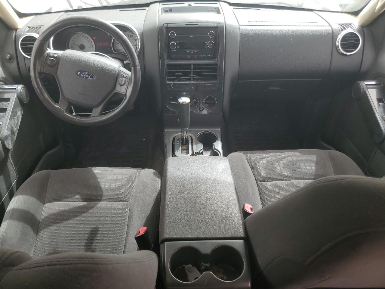 2010 Ford Explorer - Image 8