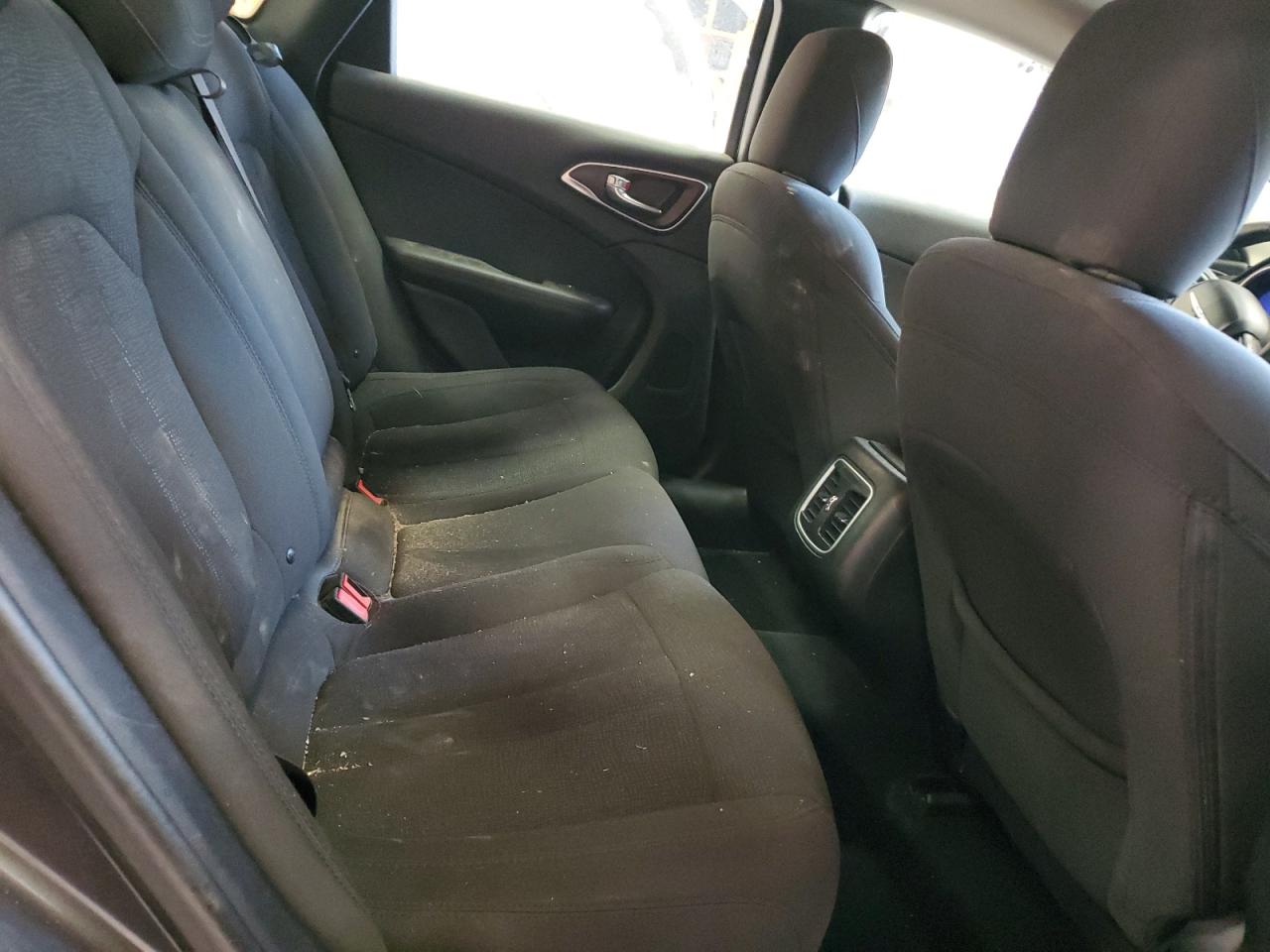 2015 Chrysler 200 Limited VIN: 1C3CCCAB5FN609039 Lot: 49159395