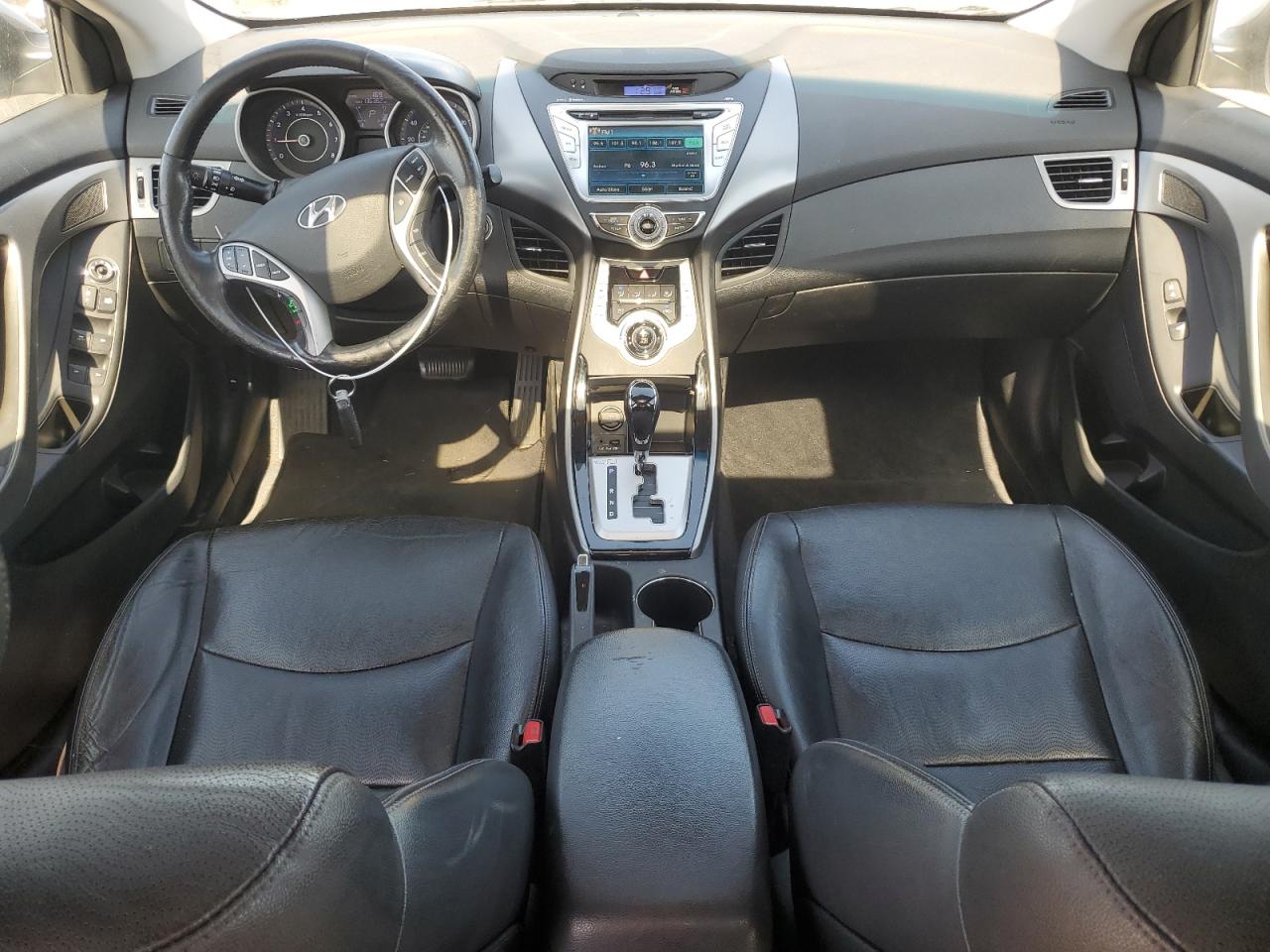 2011 Hyundai Elantra - Image 8