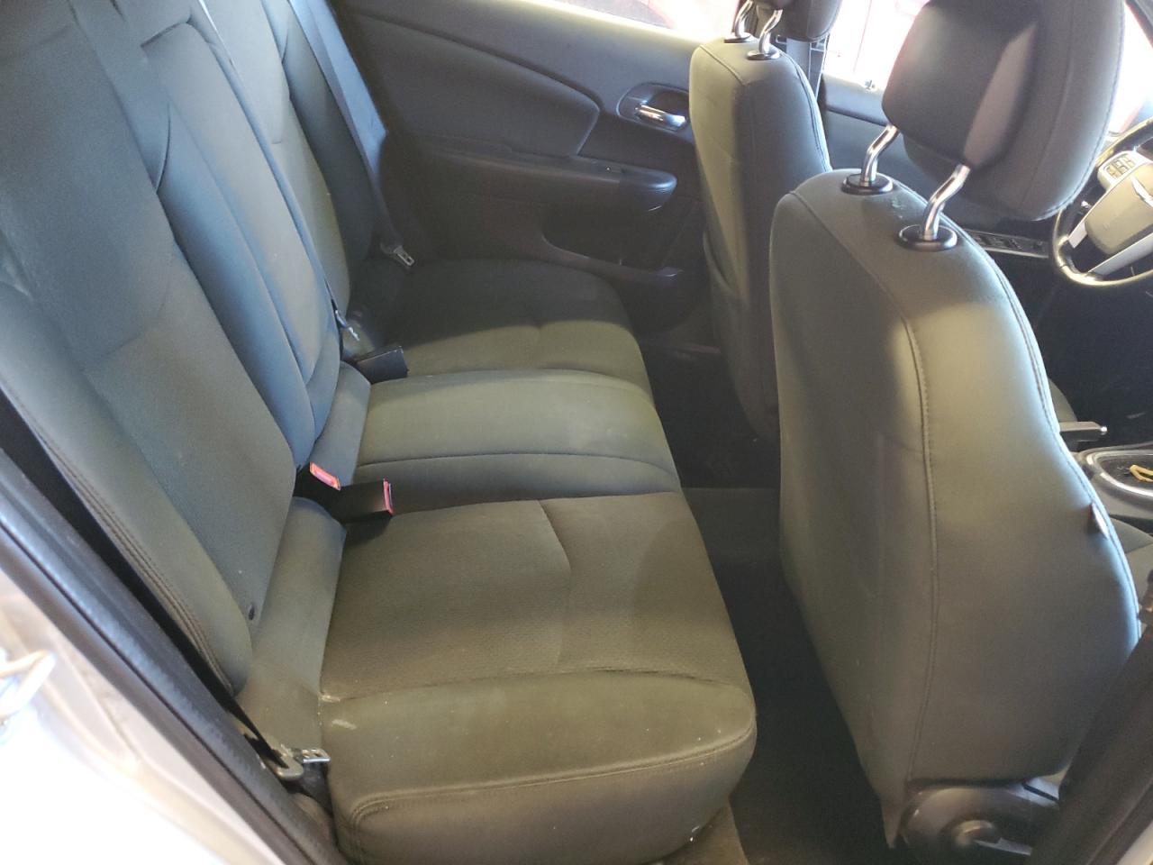 2012 Chrysler 200 - Image 10