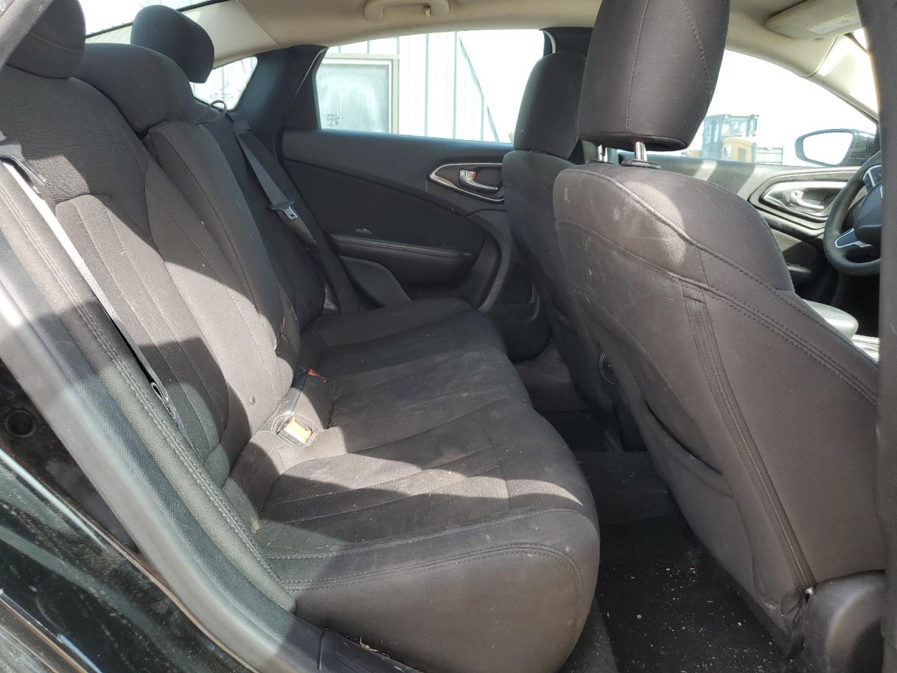 2015 Chrysler 200 - Image 10