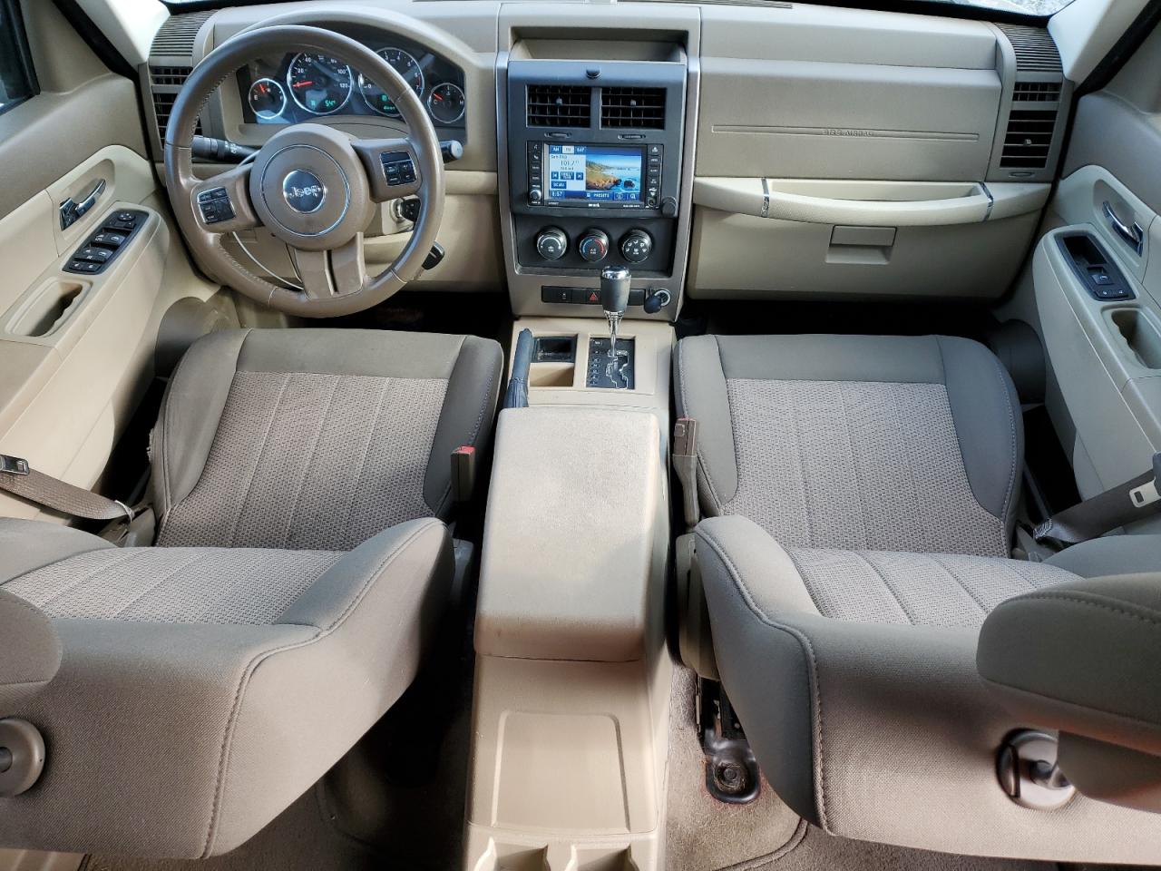 2012 Jeep Liberty (North America) - Image 8