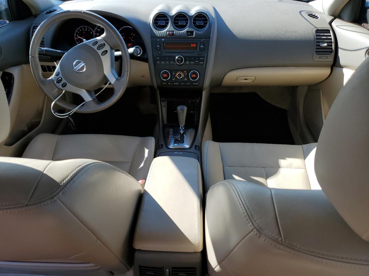 2010 Nissan Altima - Image 8