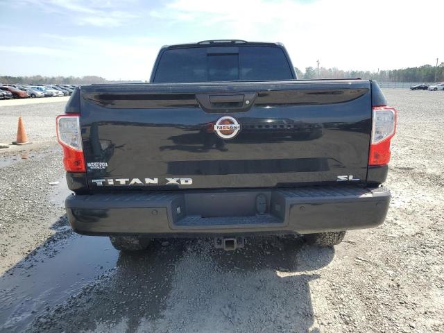 Pickups NISSAN TITAN 2016 Czarny