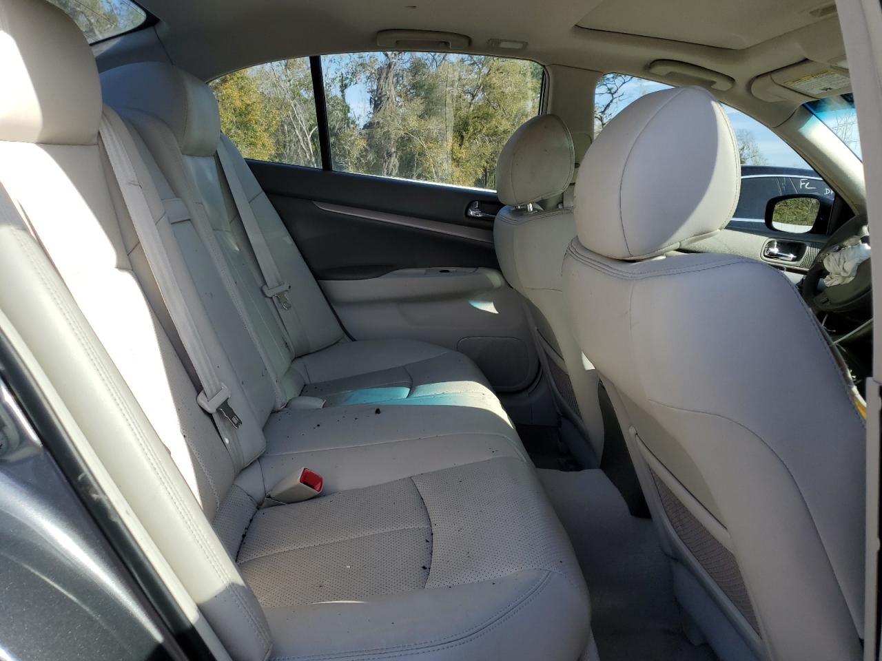 2012 Infiniti G - Image 11