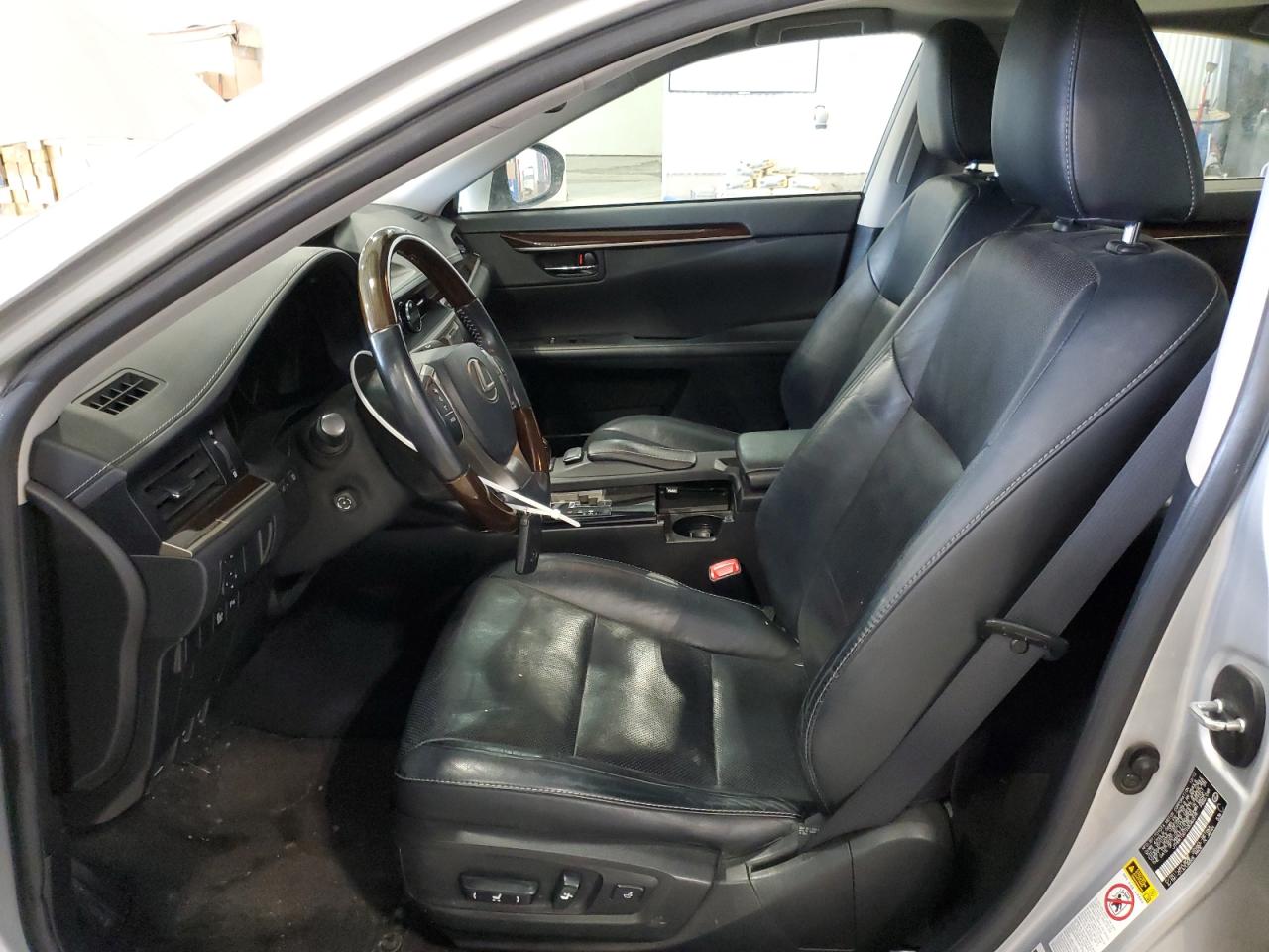 2013 Lexus ES - Image 7