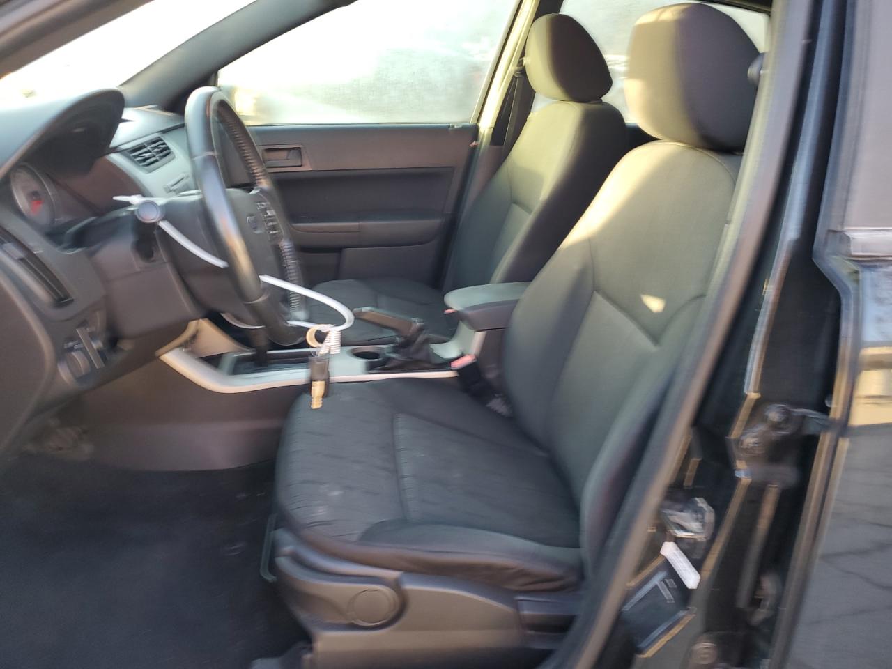 2010 Ford Focus - Image 7