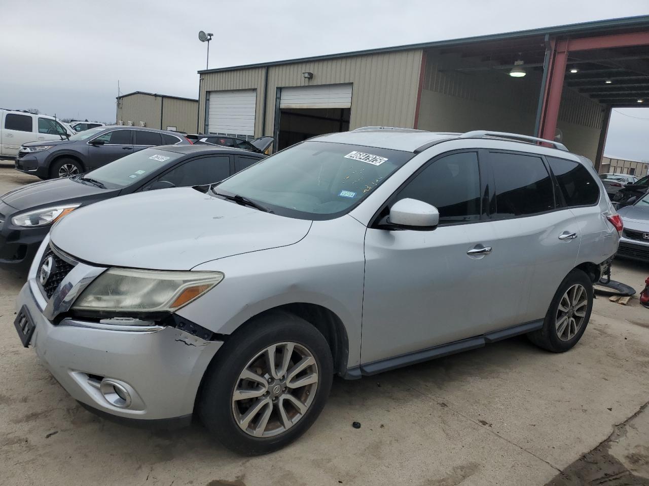 2015 Nissan Pathfinder - Image 1
