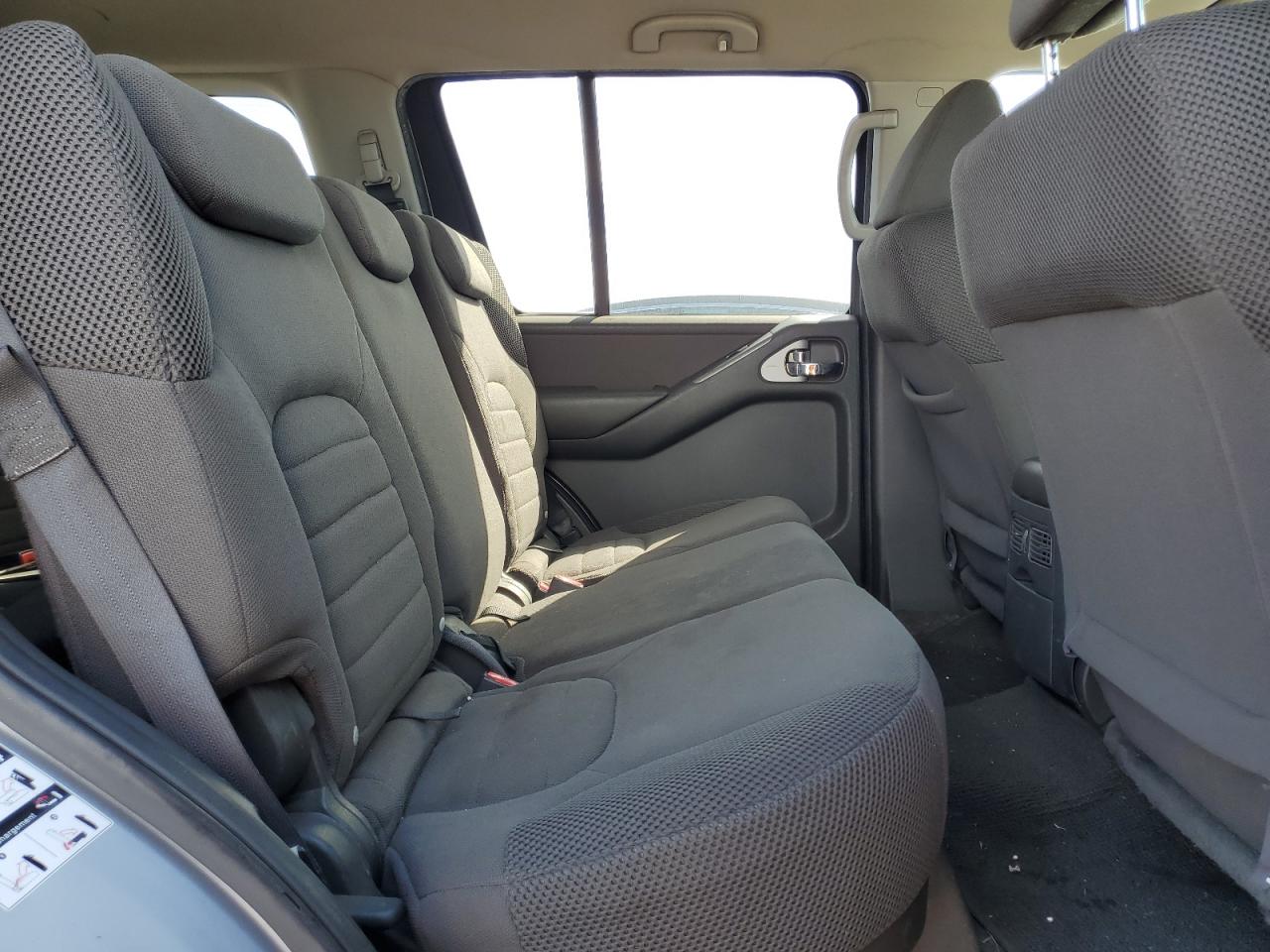 2010 Nissan Pathfinder - Image 11
