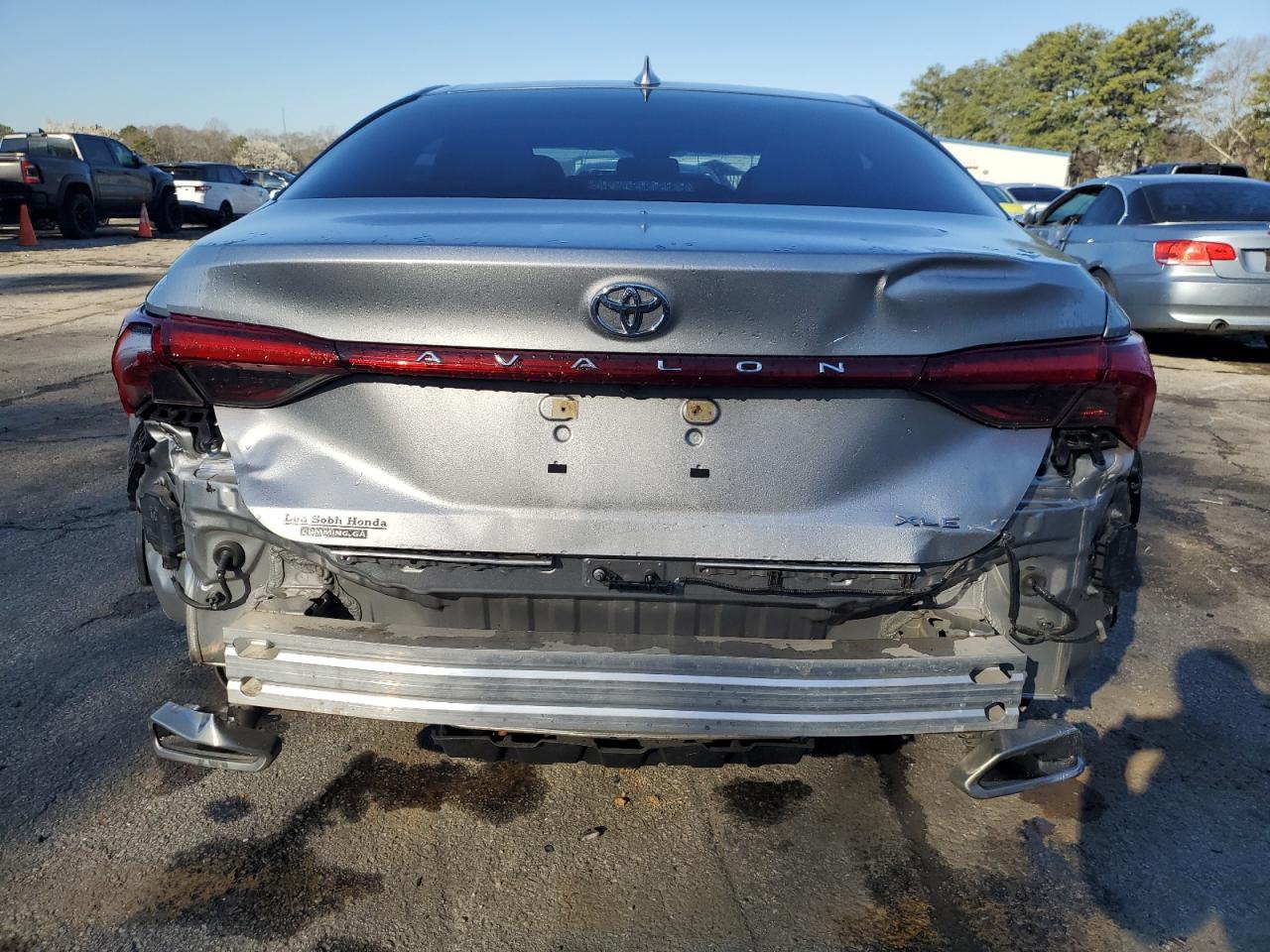 2019 Toyota Avalon - Image 6
