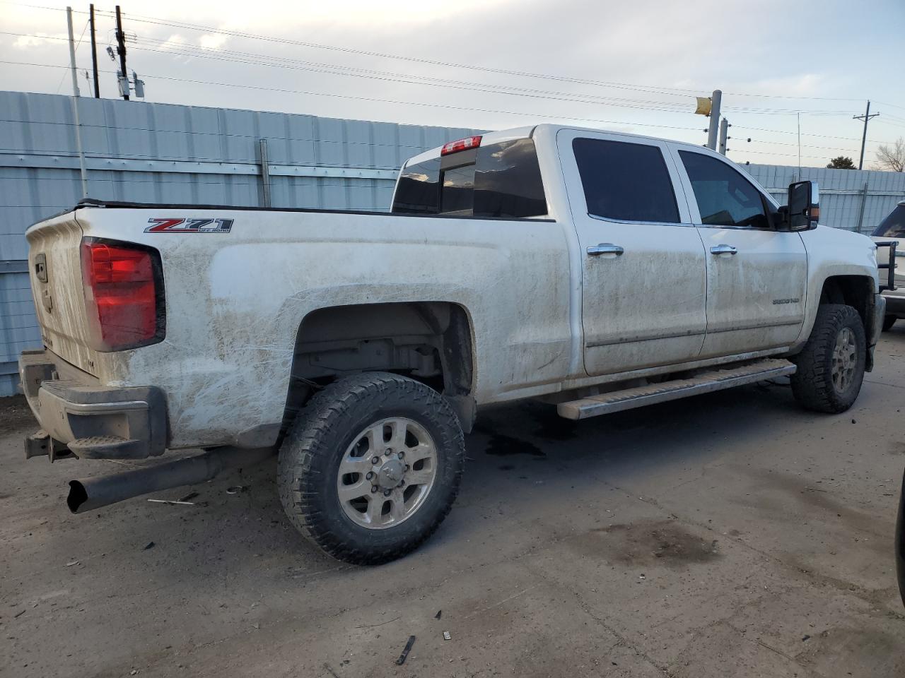2015 Chevrolet Silverado - Image 3