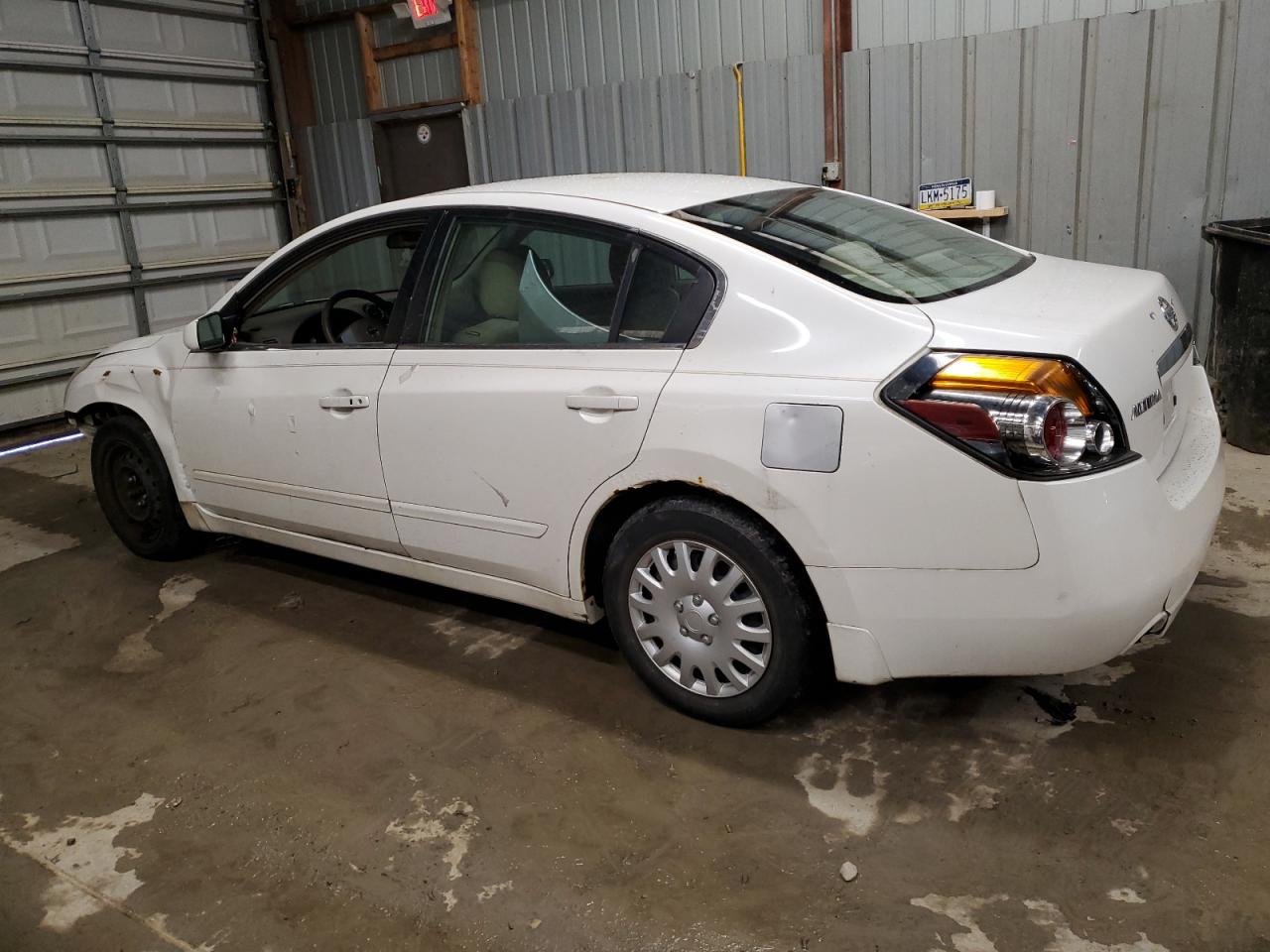 2009 Nissan Altima - Image 2