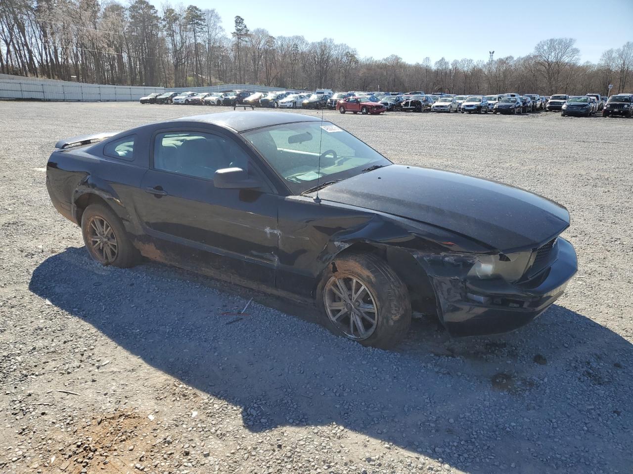 2005 Ford Mustang - Image 4