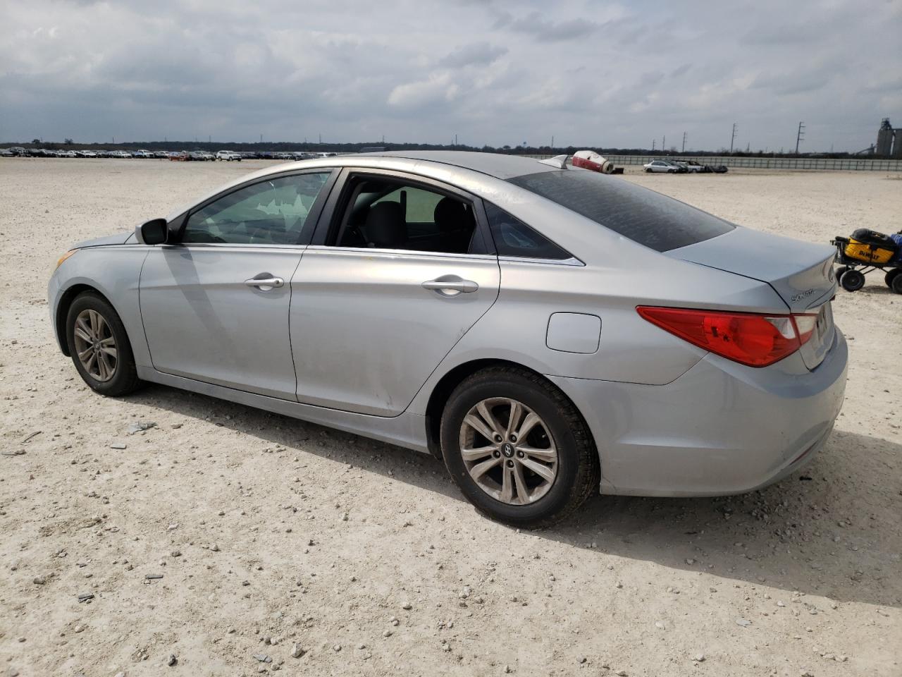 2013 Hyundai Sonata - Image 2